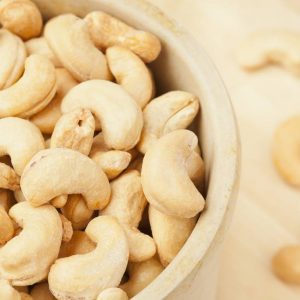 cashews improve health