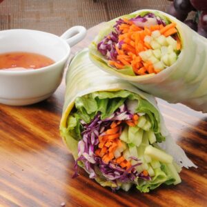 Avocado lettuce wraps with sauce