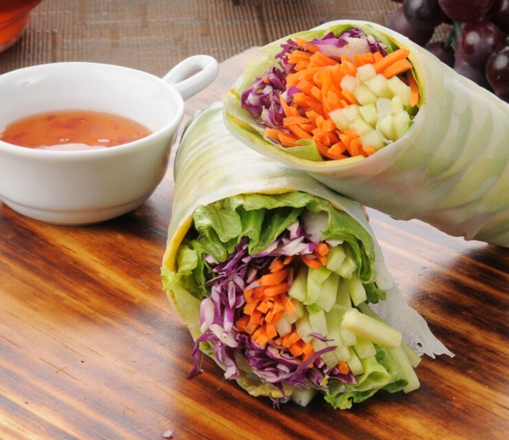 Avocado lettuce wraps with sauce