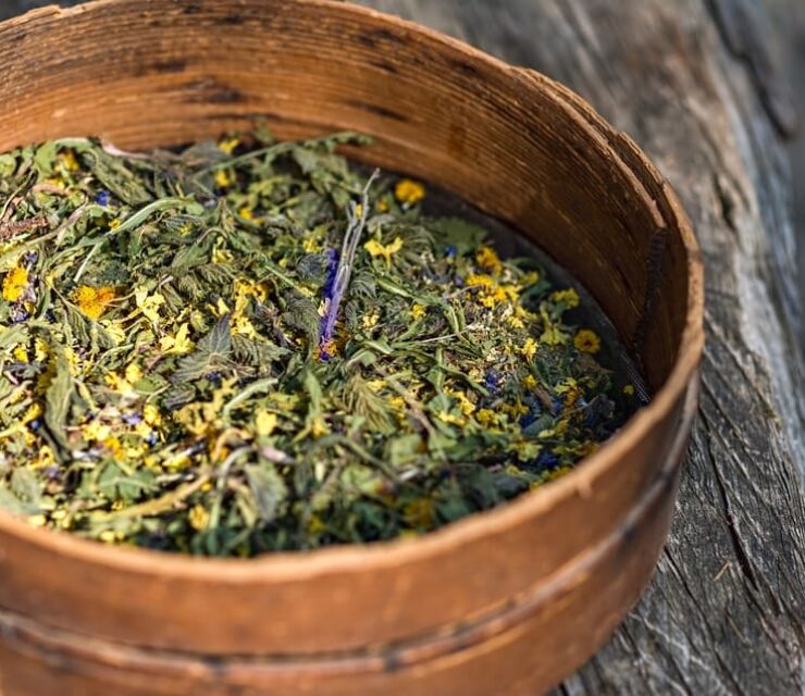 Medicine herb plants Dry Medicinal Plants And Herbs in a basket